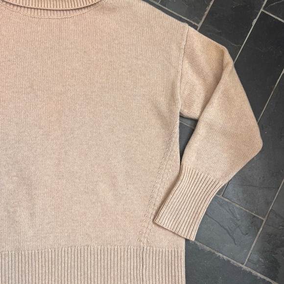 Aritzia Babaton wool cashmere tan sweater size medium - Picture 4 of 4